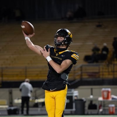 North Allegheny ‘26 | QB | 6’3 175 lbs | Football | 4.2 GPA | jpaulfailla@gmail.com | #412-420-8919