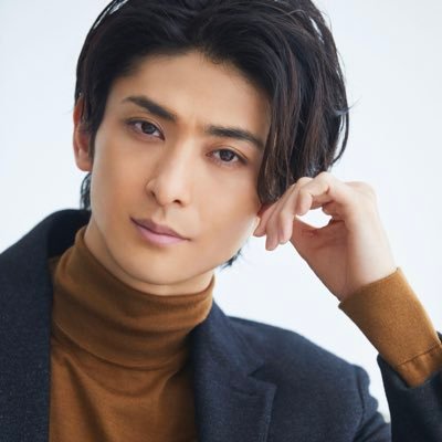 ◇カンテレ・フジテレビ系 月10新ドラマ「終幕のロンド」フリーライター・波多野祐輔役◇ミュージカル『エリザベート』トート役 ◇NHK プレミアムドラマ「コトコト 〜おいしい心と出会う旅〜」 結稀宏人役 ◇NHK 大河ドラマ「べらぼう〜蔦重栄華乃夢噺〜」北尾政演/山東京伝役