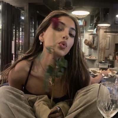 cardansprmcy's profile picture. i don’t even know anymore | 📚22/35