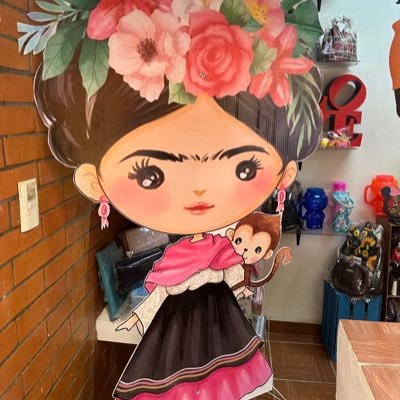 YkMdzzz's profile picture. Licenciada en Derecho...