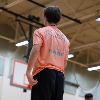 • Local Hoops Coach/Trainer • HC of 10u and 13u Boys for LH • HC for Bellevue Feeder 7th Grade A Team • 2005 Baby 👼🏻