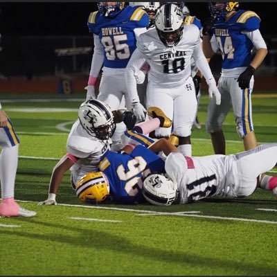 Francis Howell Central HS/MO/2026/6’2/220/Pro agility 4.62/40 yard 4.9/🏈TE,DE,OLB: 3.28/ a2006mohammed@gmail.com/314-397-0354/ NCAA ID# 2304885727