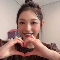 h (@mhzltslv) 's Twitter Profile