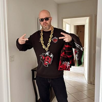 LukeJParky's profile picture. Proud Englishman 🏴󠁧󠁢󠁥󠁮󠁧󠁿. Adopted Welshman🏴󠁧󠁢󠁷󠁬󠁳󠁿. Loving father and husband. Dance dad. Font of useless knowledge. Sports lover 😈🏒⚽️🏈