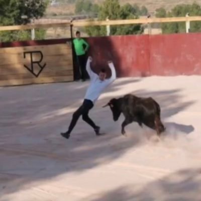 Que rápido se pasa a ser el malo… Cuando se deja de ser el tonto verdad?