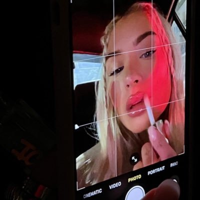 laurentibyy's profile picture. 