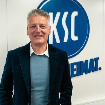 Direktor Kommunikation & Medien beim Karlsruher Sport Club 💙⚽️ @KarlsruherSC - #KSCmeineHeimat #KSC #nurderKSC