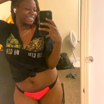 Pretty chocolate 🍫 💦 fatass, fatcat, big lips 😘🍆 (Videochat $40, Full Videos $10) #pussy#fatass….cashapp @ ThaOneAndOnlyBih