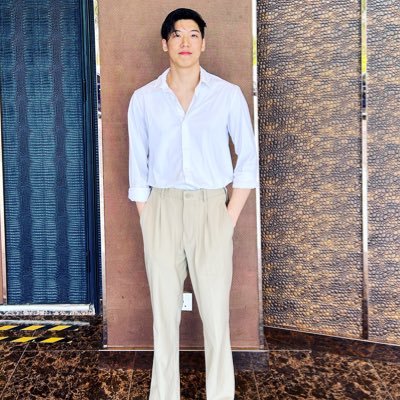 imteeeeeeee's profile picture. history, science, philosophy, technology.