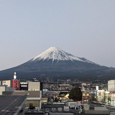 不惑を前にしてウイスキーに目覚めて、いろいろ情報収集しているビギナー🔰二郎系300gが適量/浪漫飛行が適音/真夏に極寒クーラーで毛布が適温