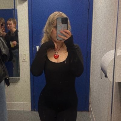 torivonberg's profile picture. 