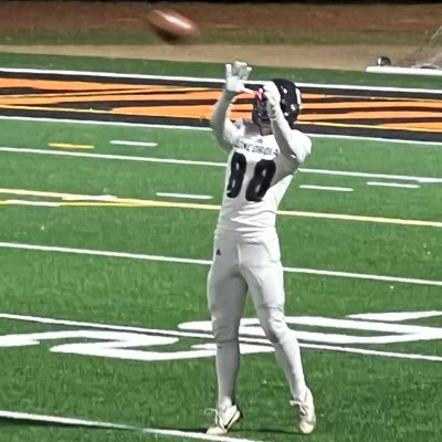 6’2.5” 225lb TE @ University of Saint Mary