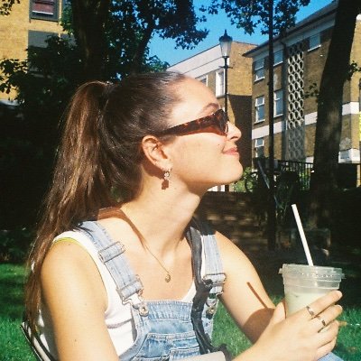 Trainee clinical psychologist at the IoPPN (Kings College London). Interested in VR therapies, digital mental health, stigma, and LGBTQIA+ issues 🏳️🌈