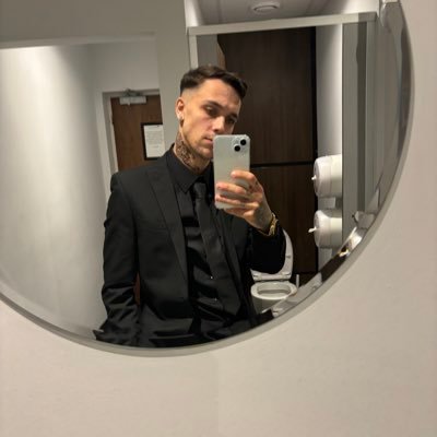 diinnho10's profile picture. just a kid following a dream 💭.