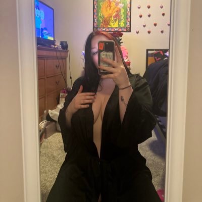 18+ ✨ I will only respond to messages on my OnlyFans 🖤 MDNI