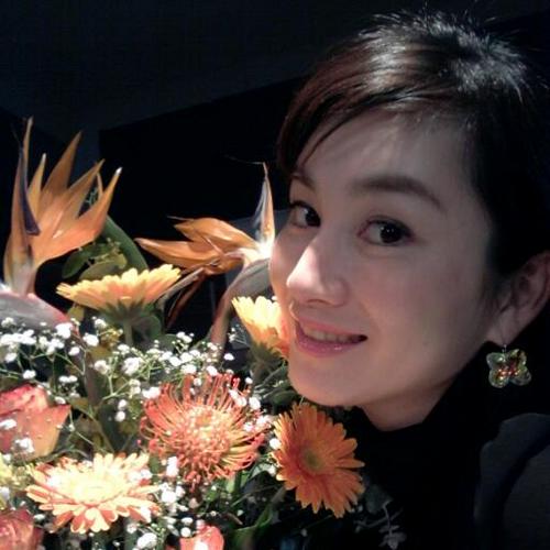 cinderellasan's profile picture. みなさま、初心者ですがよろしくお願いします！ 富士フィルムやグリコのCFなどを経験させて頂いてたくさんの出逢いがありました。美容･料理･ネイル･デコ･アロマ･お香･旅行･ドライブで美味しい物を食べに行くなどなど多趣味なわたしです☆ 日本グルーデコ(JGA)協会認定講師 日本デコアーティスト