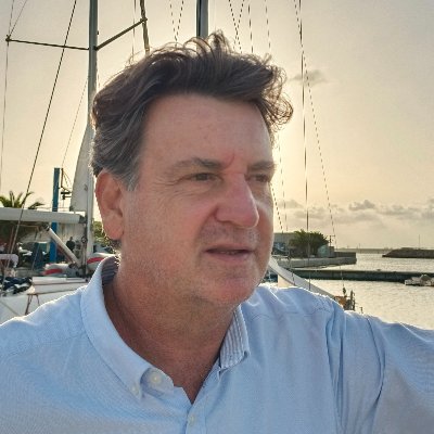 Autor del libro #RevoluciónDAO
CEO @Criptotribuna
Consultor y formador #DAO #Web3
ignacio.baixauli.eth
#SoloElPuebloSalvaAlPueblo