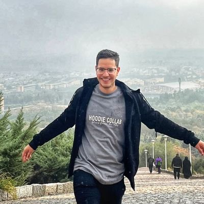 Electronic designer and programmer
حاوی مقداری زیادی چس ناله و افسردگی