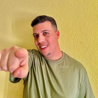 Hago el tonto, dicen por ahí que soy🧑🏻🍳y tengo un canal en Twitch👨💻