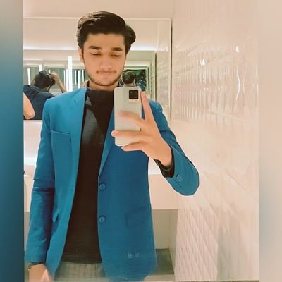 Failure is a word Unknown to me. 👊              
Cricket lover 🏏| CS student 🎓| Extrovert | Pakistani🇵🇰 | Fear no one except Allah ☝️♥️