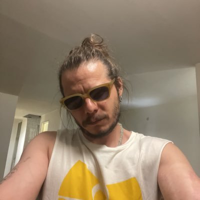 faslejaBejae's profile picture. شهوت طاووسی در او غلبه داشت...