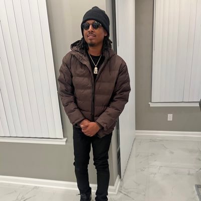 MannyManwel's profile picture. 