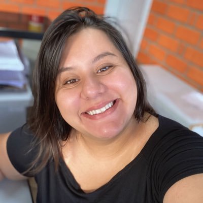 estudante da IDEAU, isso por si só já fala o quanto eu sofro, bj COUTI