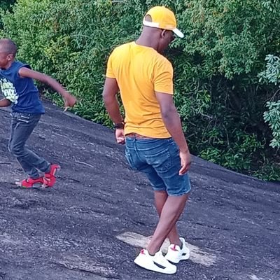 Chess Player ♟️ / KaizerChiefs /Owner at Advanced Glass Repair Pty Ltd Economic Freedom Fighters.
Venda ndi hayani.
