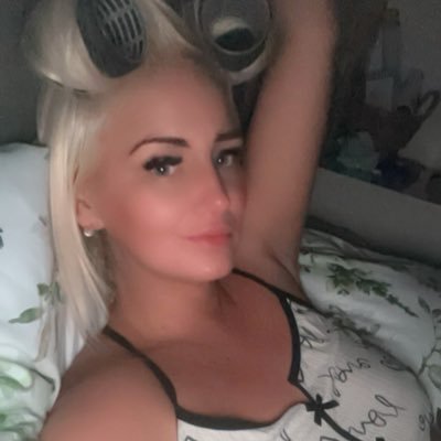 jenmx90x's profile picture. … Live Love Laugh 👩‍👧‍👧