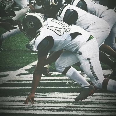 CO 27 - 6’2 |230lb | EMAIL: elijahkerr59@gmail.com | PHONE: (678-631-7420) FCHS-FAYETTE COUNTY HIGH SCHOOL (DE/TE/ATH)🏈🏀