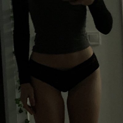 girlinpieces33's profile picture. 17y/o SW: 70kg CW:55 kgGW: 45kg