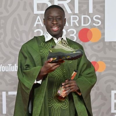 DevElphie's profile picture. 🅿️ || Software Engineer || Photographer || Front end Dev || Tech bro || Sonder ☆