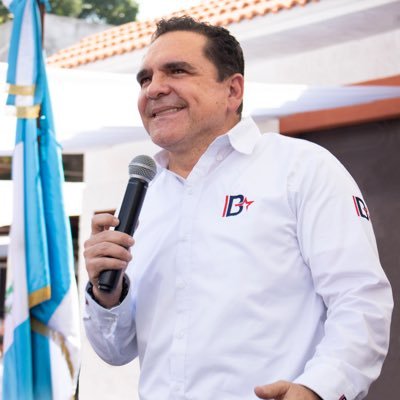 Ingeniero Agrónomo Zamorano, Magister en Finanzas, Magister en Admón. de Empresas. Diputado por el distrito de Chiquimula 2024-2028.