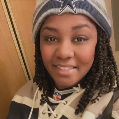 This girl loves sports and is a die hard #DallasCowboys fan #HookEm🤘🏾#DubNation. Football addicted 🏈. Not looking, taken ❤️💍. No DMs 🚫