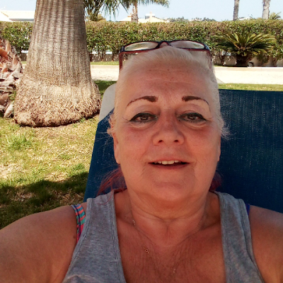 MandyJones61906's profile picture. 