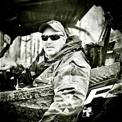 God, Family, Country! 🇺🇸 Army Vet 🇺🇸 Be Warned, this non-influencer has bad vodkabulary!