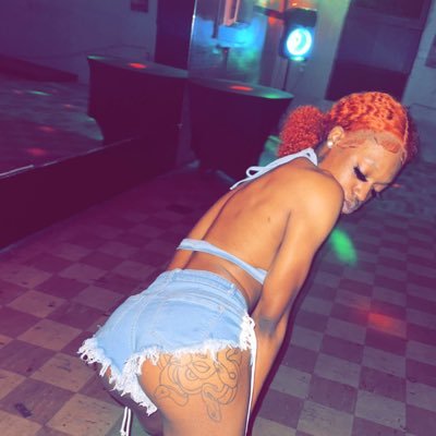 Skinny Petite 💕 Hood Ass Gemini ♊️ I love to dance !