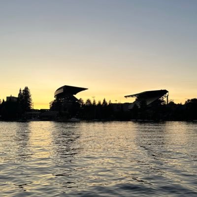 ericross24's profile picture. Seattle. UW.