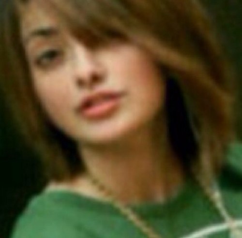 rayoona83's profile picture. 