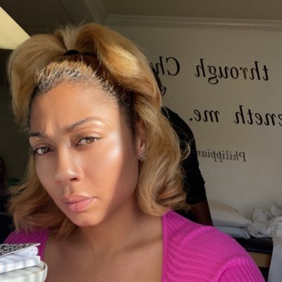 nikkiisnubiee's profile picture. Sitting pretty w/ my Prince👑❤️. VSU Alum. Interior Designer IG:@attheblondeandco💛