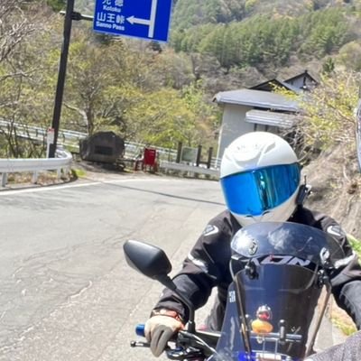 にぼたまです
50歳で バイクの免許を取りました🏍遅咲きライダー🌷.*
夫婦でツーリングするのが楽しみです🎶歳も歳なのでバイクにいつまで乗れるのか？(笑)生涯現役ライダー目指してます🤗