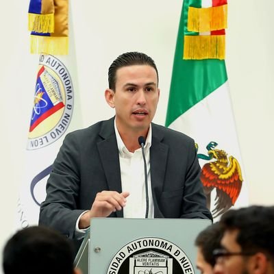 Entrenador en Jefe del Programa de Fútbol Americano de la UANL Auténticos Tigres.