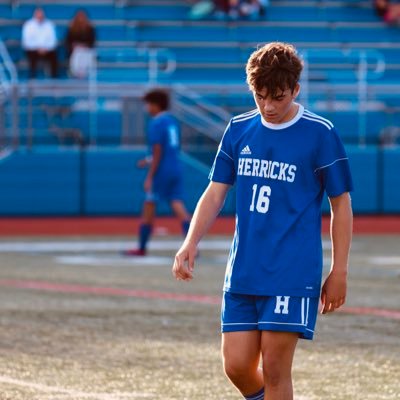 Robert Profeta Center Midfielder/Fullback/Winger 5,10 GPA 3.5 C/O 26 📍Herricks High School/ Varsity soccer/LISC 2008 Academy/ODP NY EASTERN