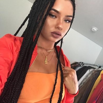 Lillianape71150's profile picture. 