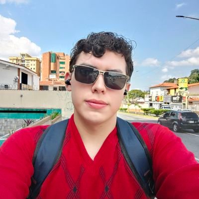 Venezolano🇻🇪
Born in 1999
You are what you love ♥️
Meet me at midnight 🌙
Sagittarius ♐