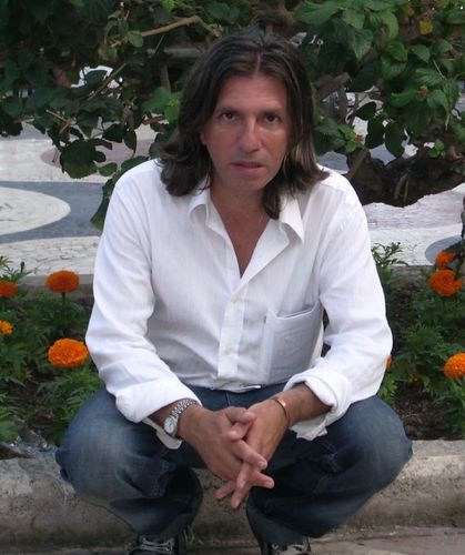 popibotia's profile picture. Licenciado en Marketing, Consultor de Empresas...Coleccionista de antigüedades