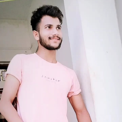 “ क्या हार में, क्या जीत में किंचित नहीं भयभीत में कर्तव्य पथ पर जो भी मिला यह भी सही, वो भी सही वरदान नहीं मांगूगा हो कुछ भी, हार नहीं मानूंगा।