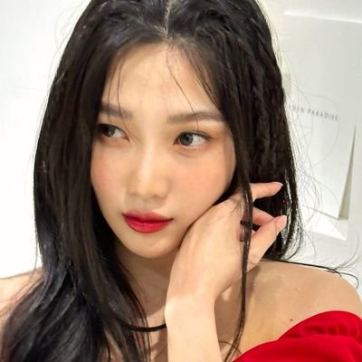 ⌕ ( 𝐑𝐏 ᎒ 𝟏𝟗𝟗𝟔 ) — ˗ˏˋ She walks with the moon in her pocket, the stars in her eyes, and the sun in her smile, she is ⋆ . ◜ ⃕ ⚘ 𝐉𝐎𝐘. ˎˊ˗˚₊·🕊