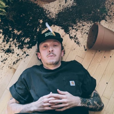 SoftCoollin's profile picture. Former cringe kid, current cringe adult.