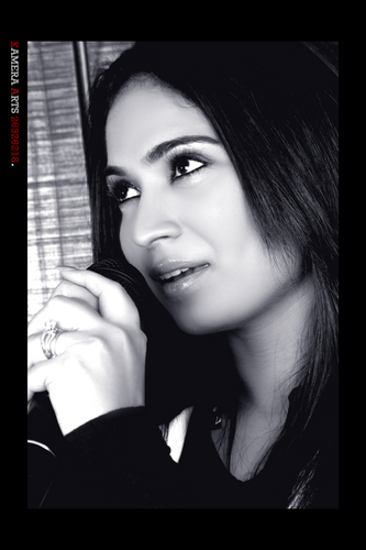 i am a professional Bollywood singer. music is my passion, love and everything for me..